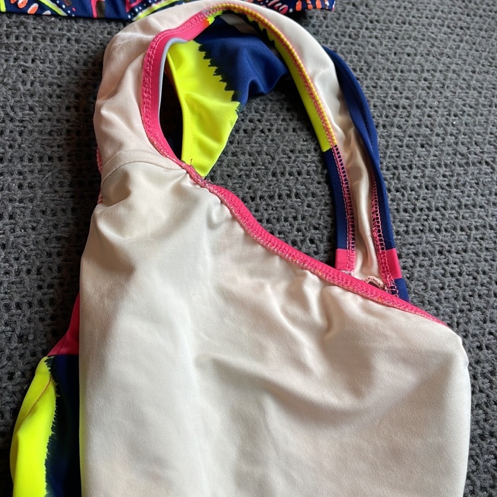 Tibi - Picture 12 of 12